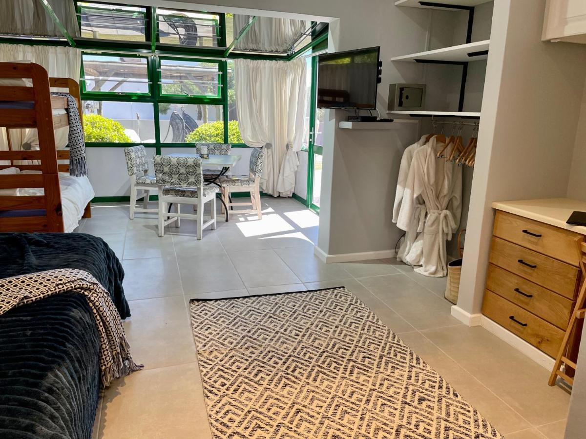 Sandra'S Guest House Лангебан Екстериор снимка