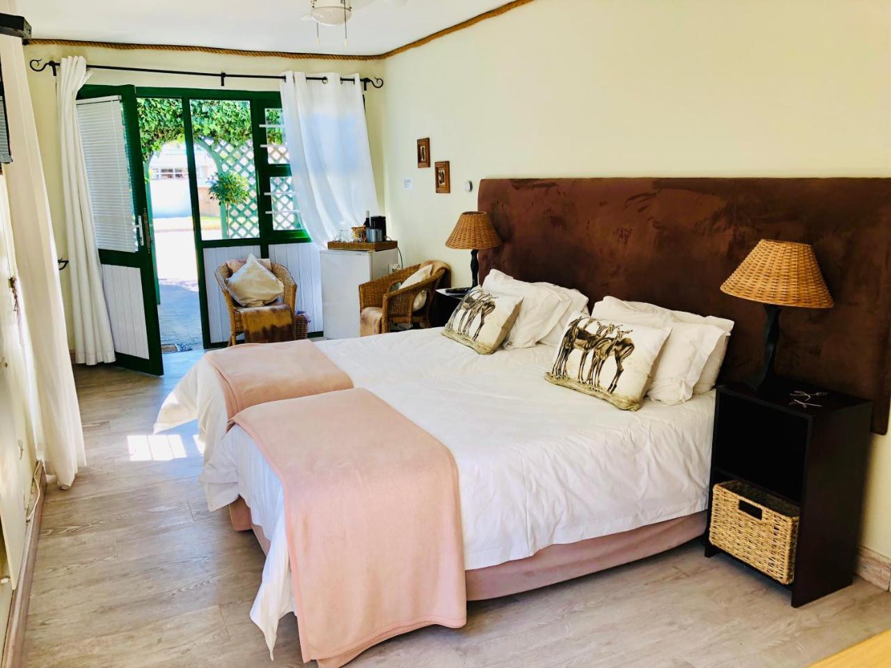 Sandra'S Guest House Лангебан Екстериор снимка